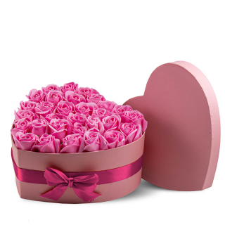 Srdcový box s ružovými ružami (25ks)