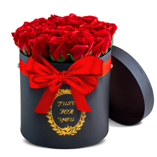 Box s červenými ružami (21ks)